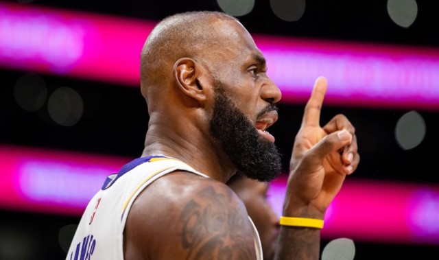 就在今天，41岁詹姆斯又刷新79年NBA纪录，5262万真不贵